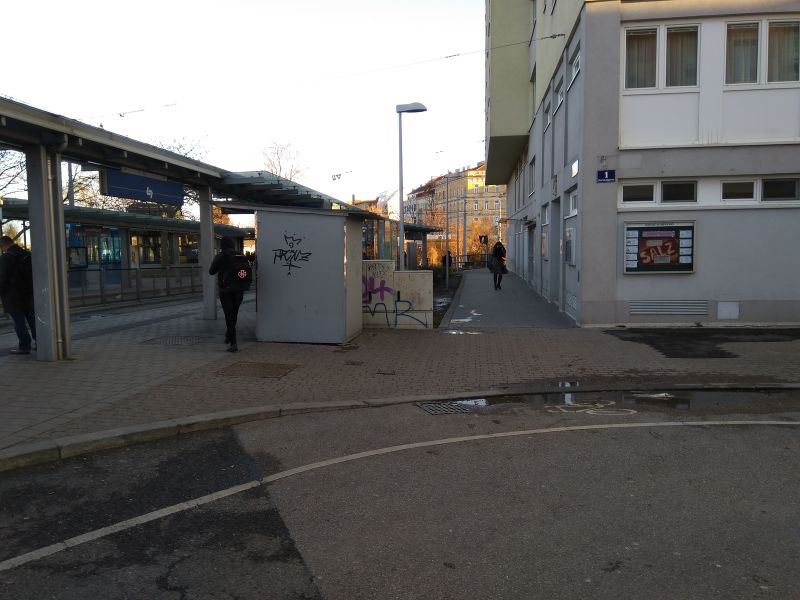 Datei:Darnautgasse - Blick-Schedifkaplatz 3.jpg